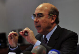 Director de Adimark afirma que una 