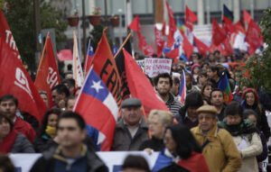 Día del Trabajador: conoce los recorridos y desvíos de tránsito por las dos marchas en Santiago