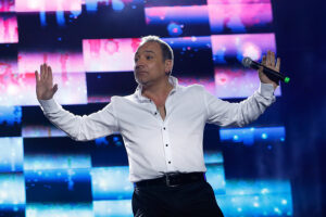 Luis Jara anuncia retiro temporal de la TV por cirugía para enfrentar potencial cáncer