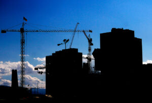 Vecinos interponen recursos para paralizar construcción de “guetos verticales” en Estación Central