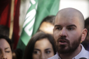 VIDEO | Giorgio Jackson y su particular experimento en la mitad de la Plaza de Armas