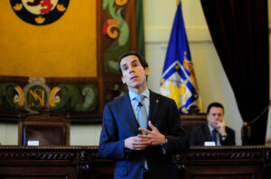 Alcaldes Alessandri y Matthei se comprometen a respetar circular sobre derechos de niños trans