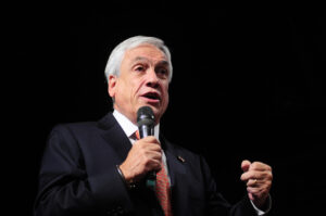 Piñera rechaza participar en debates pero crea uno propio: él invitó a los canales a transmitirlo