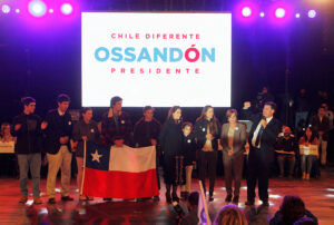 Ossandón lanza candidatura presidencial instando a Kast y Piñera a donar su sueldo en campaña