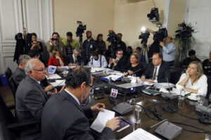 Ex generales directores aseguraron desconocer el millonario fraude en Carabineros