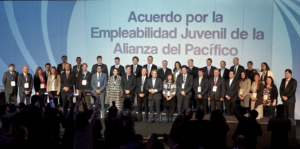 Nestlé y 37 empresas se alían para ayudar jóvenes latinoamericanos a entrar al mundo laboral