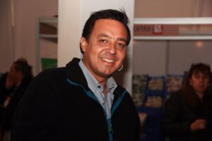 Amplitud confirma a ex rostro de Mega como candidato a diputado por Valparaíso Costa