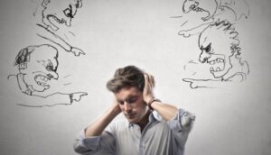 Chile es el segundo país del continente con más bullying entre adultos