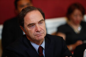 Senador Larraín sube el nivel del debate con diplomática respuesta: 