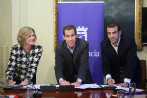 Como en los cómics: Matthei, Alessandri y Delgado crean la 