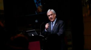 Piñera responde a Bachelet por 