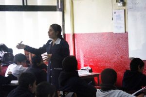 Proponen hasta 15 años de cárcel para quienes agredan a profesores