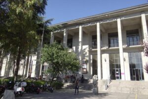 Escándalo en Medicina de la U. de Chile: denuncian tráfico de fotos íntimas de alumnas