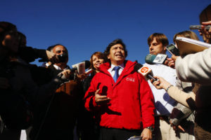 Golborne manda recado a Piñera por mineros de Aysén: 