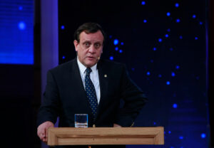 Rector UC rechaza aborto tres causales: 