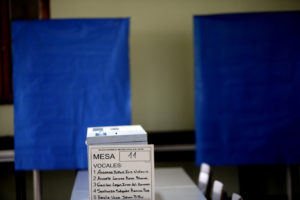 Servel publica nómina oficial de vocales de mesa para las primarias: revisa si saliste escogido