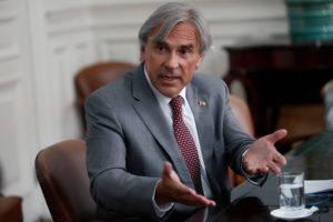 Moreira se enteró que viene el Papa y se puso a disparar: 