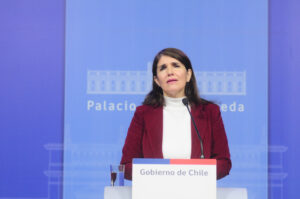 Gobierno respalda al general Villalobos tras ser vinculado a caso de Derechos Humanos