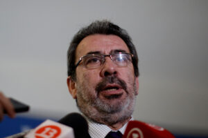 DC baja el perfil a desencuentro Goic-PC: 