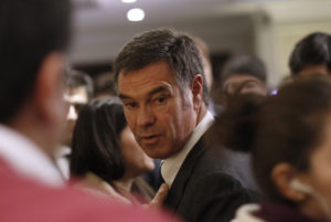 Ossandón ahora acusa censura en Facebook: 