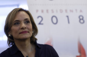 Carolina Goic descarta revisión de su candidatura: “Si alguien quiere sacarse la foto con Guillier, que se la saque”