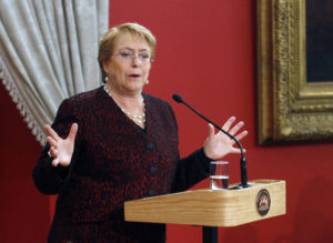 PDI detuvo a mujer que usurpó identidad de la Presidenta Bachelet: se hacía pasar por médico