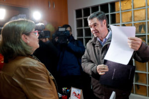 Ossandón no retrocede ante acusación de facturas falsas: 