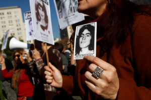 Ex PDI condenado por violaciones a DDHH pide asilo político en la embajada de España