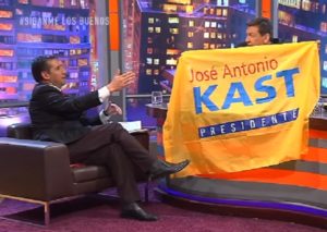 VIDEO | Ley del empate: JC Rodríguez le quita bandera de Kast a Pastor Soto y se sienta en ella