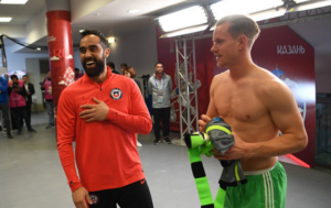 Marc ter Stegen le manda un recado a Claudio Bravo tras su reencuentro en Rusia