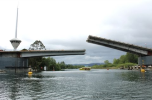 Piñera asegura que Puente Cau Cau fue culpa de Bachelet y Ossandón estalla en Twitter