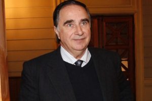 Delincuentes roban en Las Condes auto que Pinochet le regaló a su hijo Augusto
