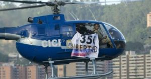 VIDEO | Helicóptero policial lanza granadas contra Tribunal de Justicia pidiendo la renuncia de Maduro