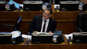 Senador Ricardo Lagos Weber fue hospitalizado tras sufrir un infarto