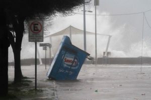 VIDEOS | Vientos y marejadas causan estragos en varias ciudades del país