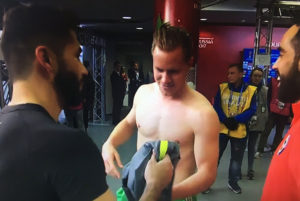 VIDEO l Bravo intercede para que Herrera reciba camiseta de Ter Stegen
