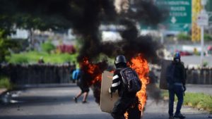 Confech usa Facebook para declararse antiimperialista fan de Maduro y llueven las críticas