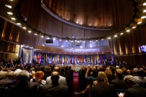 Exención tributaria, inmunidad diplomática e importación libre: los beneficios de Alberto Arenas en la Cepal
