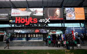 Bomberos atendió caída de ascensor en cine Hoyst de La Reina