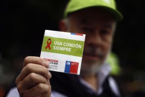 Gobierno anuncia campaña contra VIH tras fuerte alza de casos