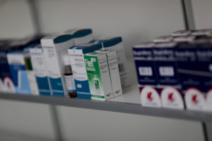 Sólo la mitad de las farmacias populares se abastece a través de Cenabast