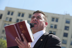 VIDEO | El fanatismo religioso sería una enfermedad mental