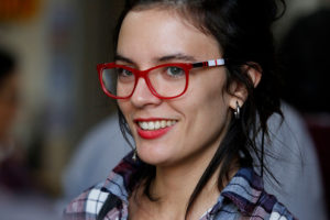 Camila Vallejo fue multada por desplegar banderas trans y de la diversidad en el Congreso