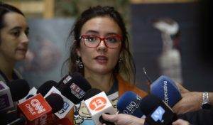 VIDEO l Camila Vallejo lee emotiva carta de niño homosexual