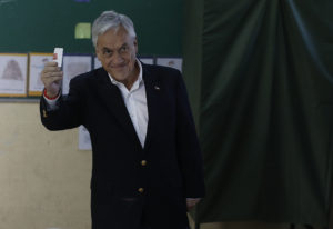 Vocal de mesa da sus razones de por qué se negó a saludar a Piñera
