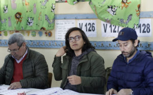 VIDEO | Vocal de mesa que se negó a saludar a Sebastián Piñera asegura que lo amenazaron de muerte