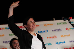 Empresa de diseño pide millonaria indemnización a partidos del Frente Amplio por mal uso de tipografía