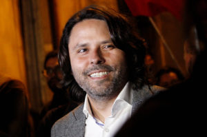 Frente Amplio zanja la polémica y ofrece cupo a Mayol en el distrito 10