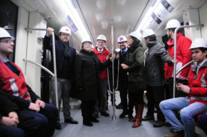 “Yo le cargo la bip!”: así fue el diálogo entre Metro y la Presidenta Bachelet por la nueva Línea 6