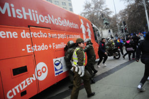 Dramático relato: joven denuncia que fue víctima de un grupo de fanáticos que defendía el 